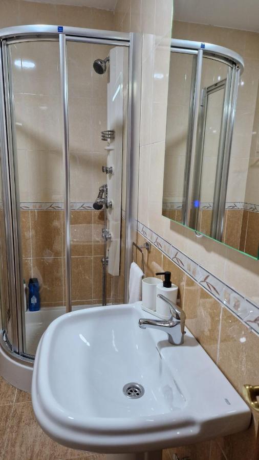 Apartamento Baeza Cozar 1 Apartment Exterior photo